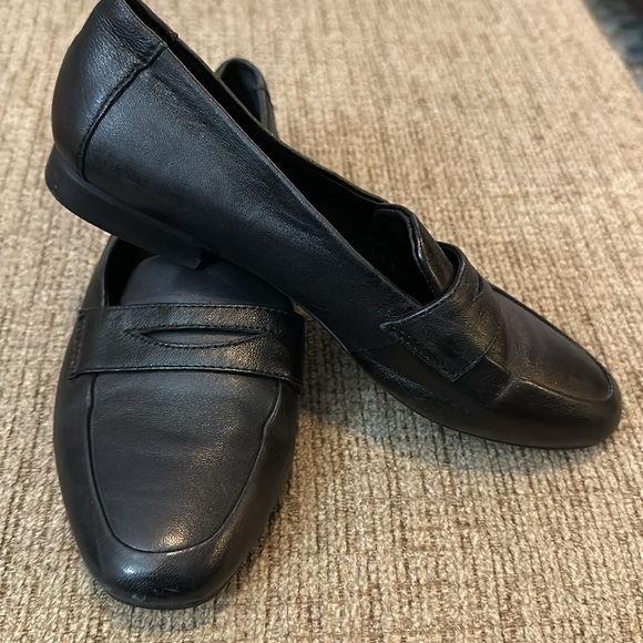 ANTONIO MELANI BLACK LEATHER UPPER LOAFERS WITH SHORT BLOCK HEEL SIZE 6M - Picture 2 of 5